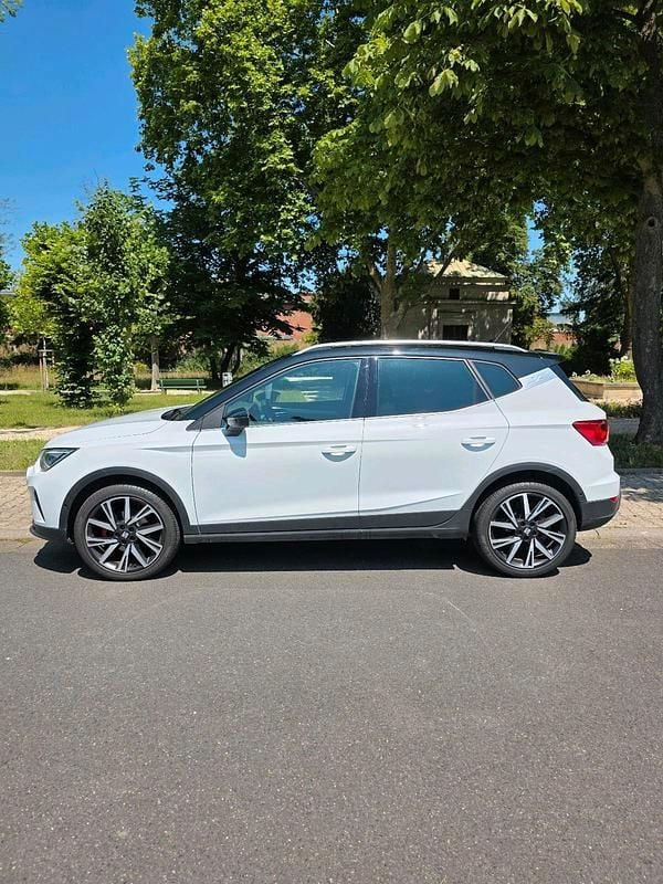 Weiß Gebraucht 2022 Seat Arona SUV | 20.400 € (Superpreis) - Bild 1/4