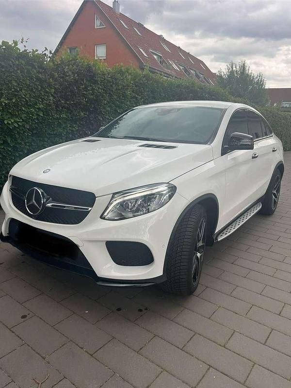 Weiß Gebraucht 2017 Mercedes GLE350 AMG Coupé | 37.300 € (Fairer Preis) - Bild 1/4