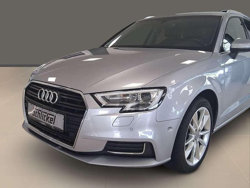 Gebraucht Audi A3 Sportback Design 150 PS (110 kW) 2018 Florettsilber metallic Kleinwagen