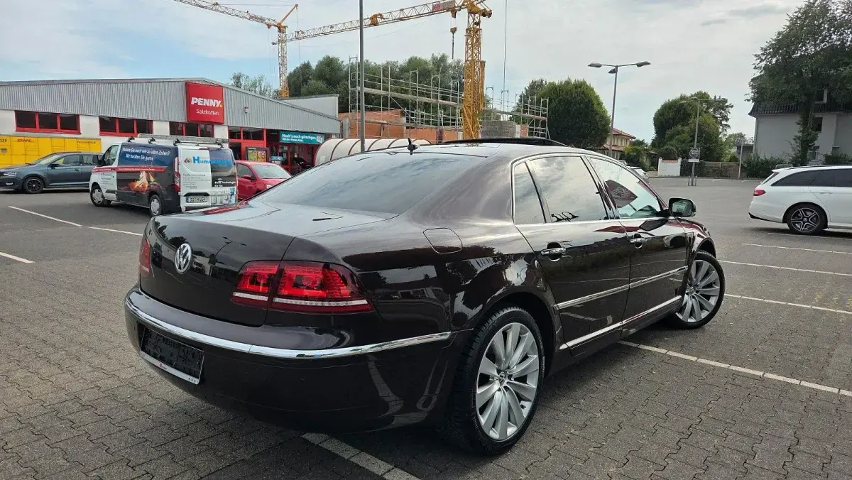 Gebraucht VW Phaeton 245 PS (180 kW) 2015 Violet Limousine