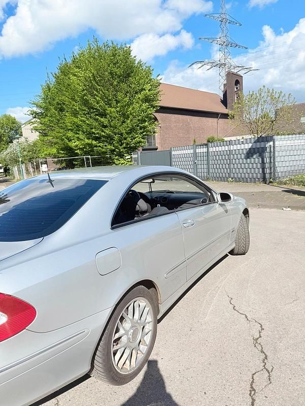 Gebraucht Mercedes CLK240 170 PS (125 kW) 2003 Silber Coupé