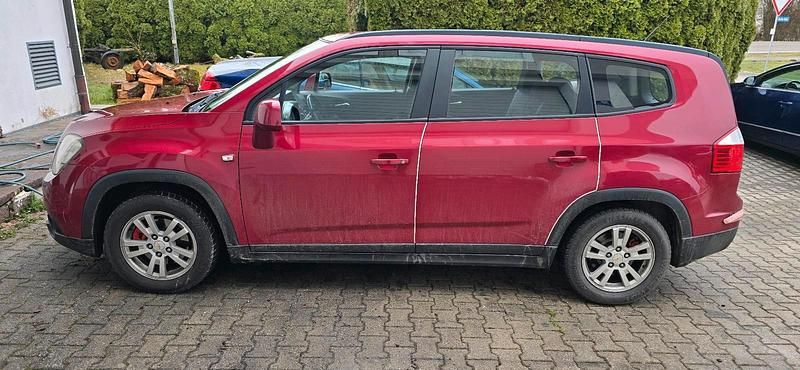 Gebraucht Chevrolet Orlando 163 PS (119 kW) 2012 Rot Van / Kleinbus