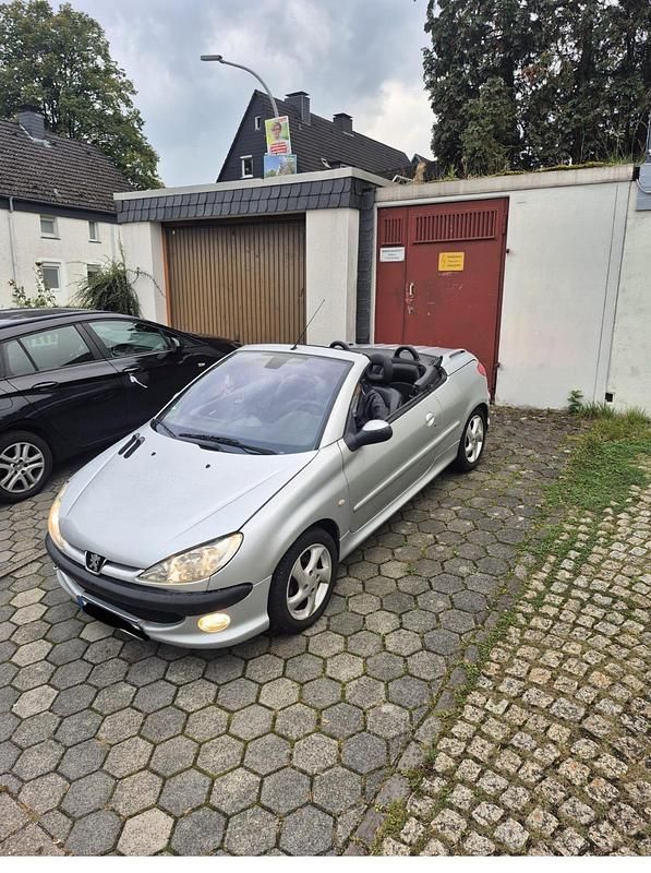 Silber Gebraucht 2004 Peugeot 206 CC Cabrio | 800 € (Fairer Preis) - Bild 1/4