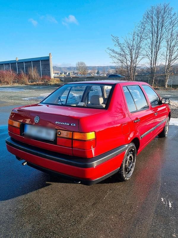 Rot Gebraucht 1994 VW Jetta Limousine | 3.700 € - Bild 1/4