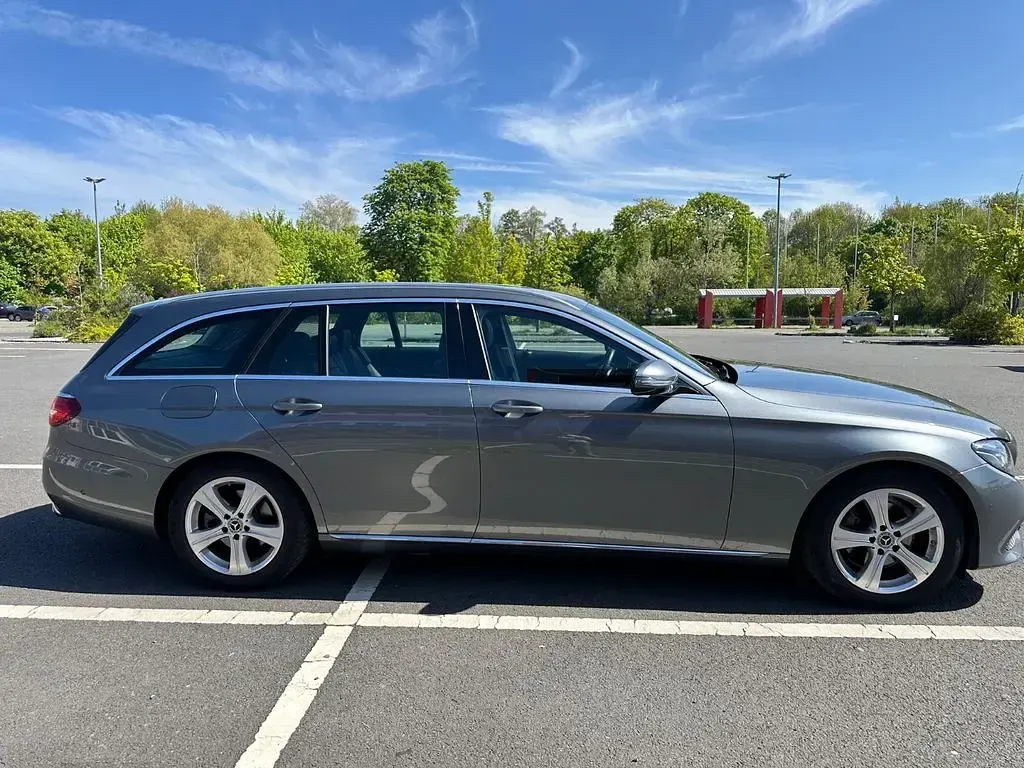 Gebraucht Mercedes E200 Avantgarde 150 PS (110 kW) 2018 Grau Kombi