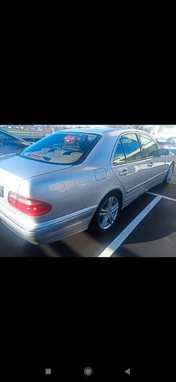 Grau Gebraucht 2001 Mercedes 240 Limousine | 3.800 € - Bild 1/4