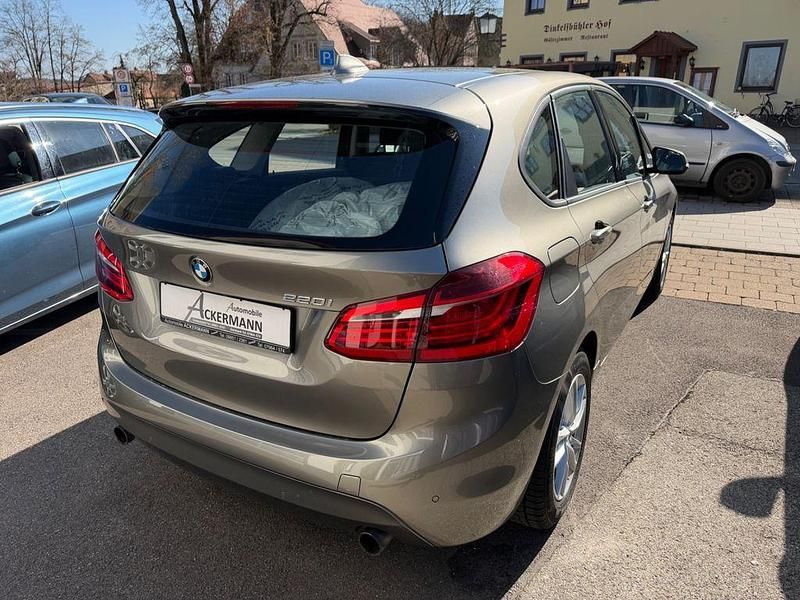Gebraucht BMW 220 Advantage 192 PS (141 kW) 2016 Silber Kombi