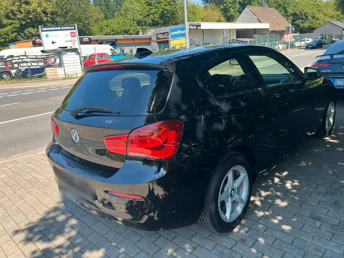 Gebraucht BMW 116 109 PS (80 kW) 2017 Schwarz Kleinwagen