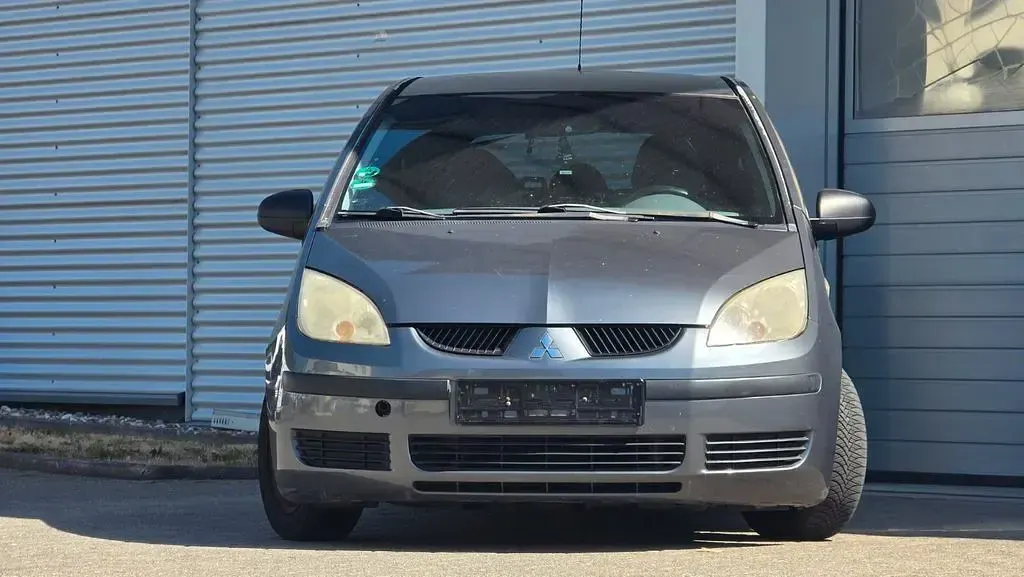 Gebraucht Mitsubishi Colt Inform 75 PS (55 kW) 2004 Grau Kleinwagen