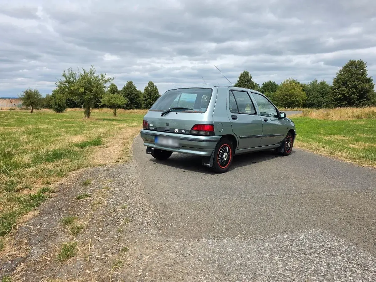 Gebraucht Renault Clio 75 PS (55 kW) 1992 Kleinwagen