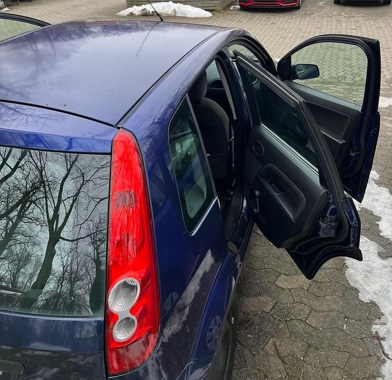 Gebraucht Ford Fiesta 75 PS (55 kW) 2006 Blau Kleinwagen