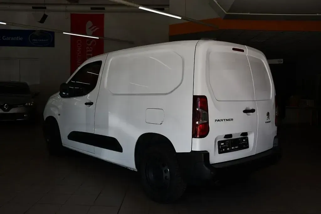 Gebraucht Peugeot Partner Premium 102 PS (75 kW) 2020 Weiß Van / Kleinbus