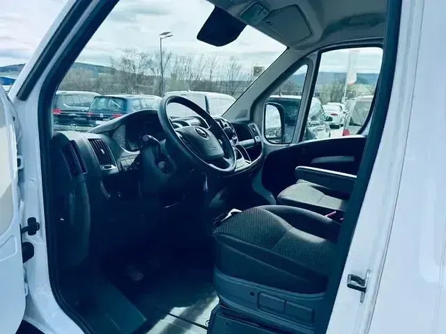 Używany Opel Movano Edition 2024 Biały Van
