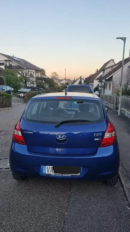 Gebraucht Hyundai i20 Edition+ 77 PS (56 kW) 2011 Blau Kleinwagen