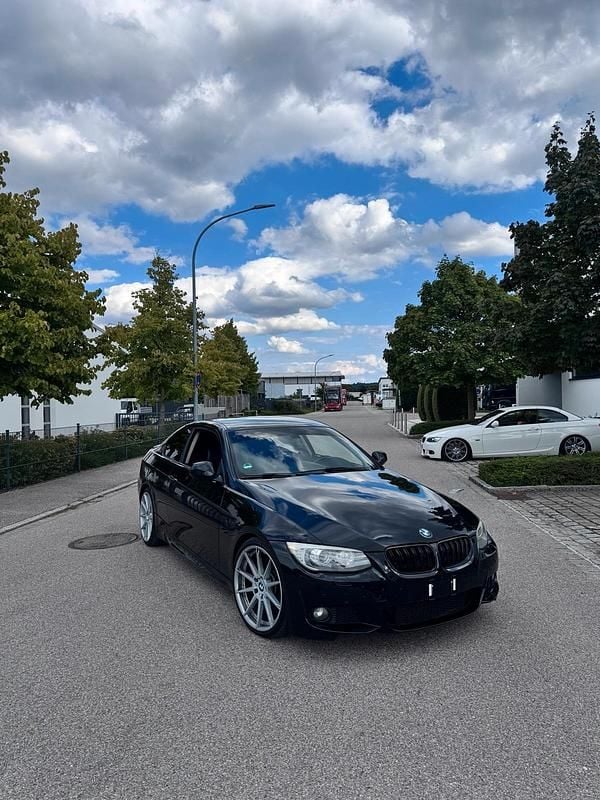 Schwarz Gebraucht 2012 BMW 325 M Sport Coupé | 9.700 € (Fairer Preis) - Bild 1/4