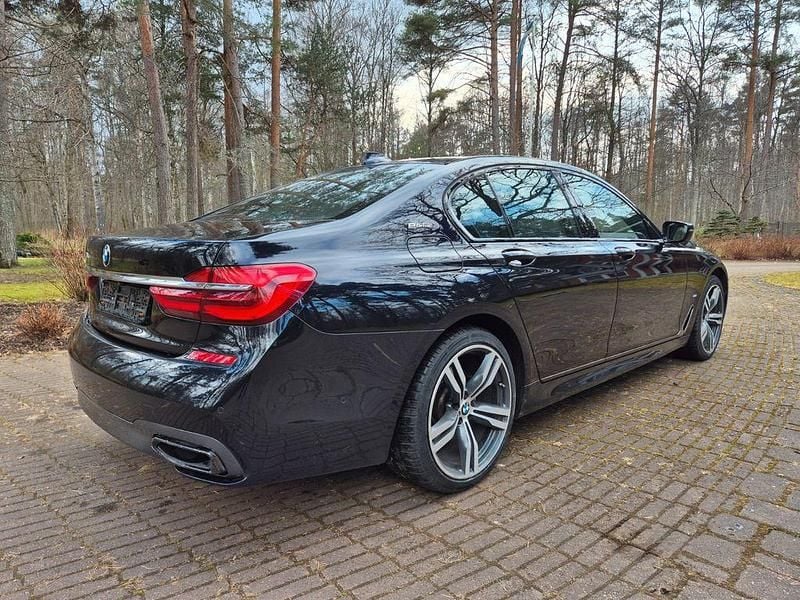 Gebraucht BMW 740 iPerformance 326 PS (239 kW) 2018 Blau Limousine