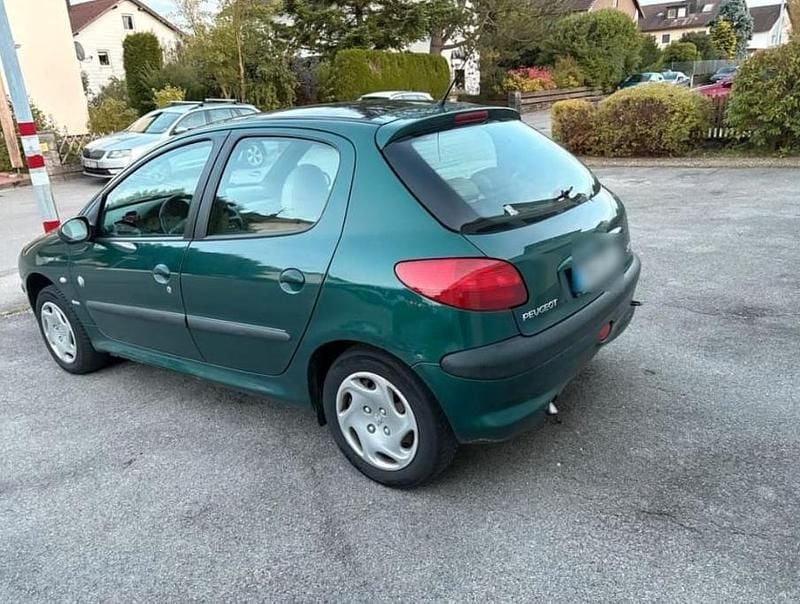 Gebraucht Peugeot 206 75 PS (55 kW) 2000 Grün Kleinwagen