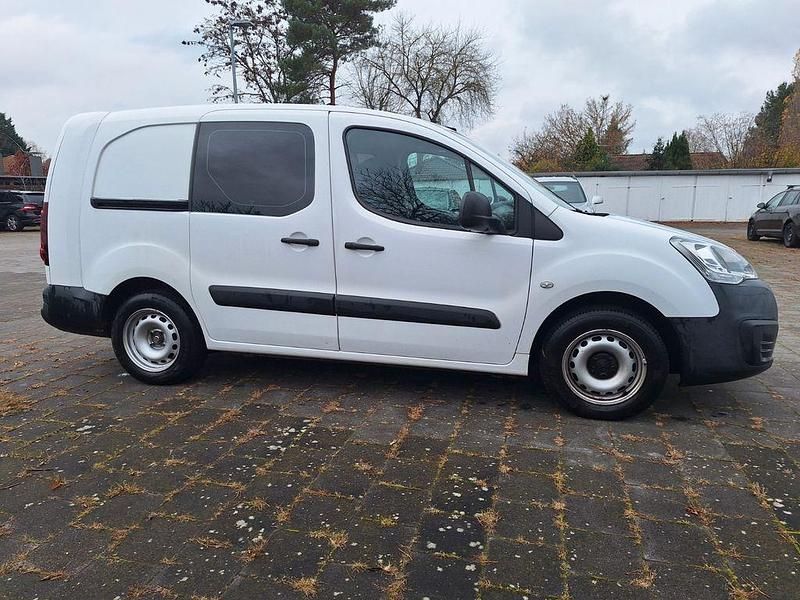 Weiß Gebraucht 2016 Peugeot Partner Van | 6.700 € (Guter Preis) - Bild 1/4