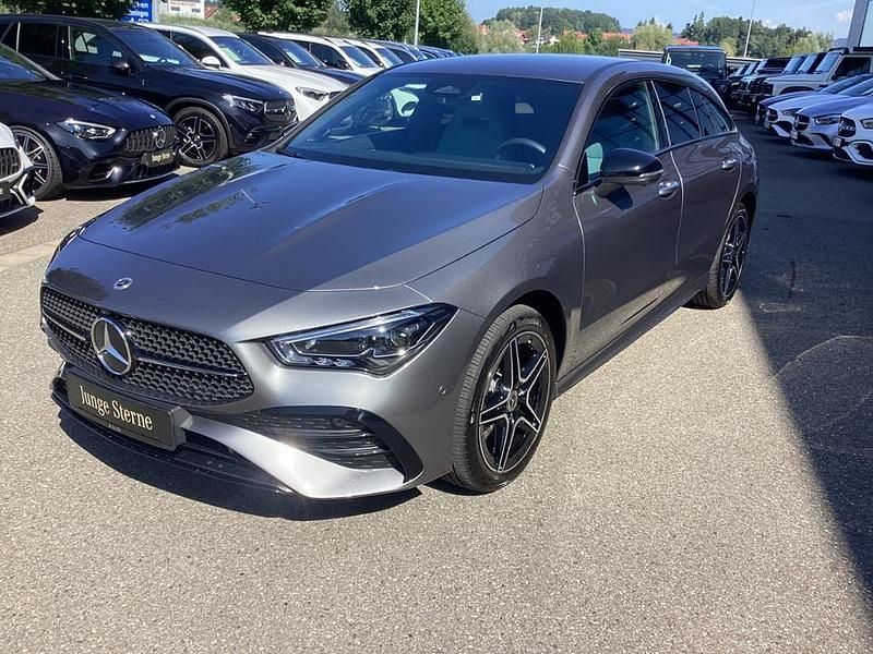 Metalliclack mountaingrau Gebraucht 2024 Mercedes CLA250e Shooting Brake AMG Kombi | 35.890 € (Etwas zu teuer) - Bild 1/4
