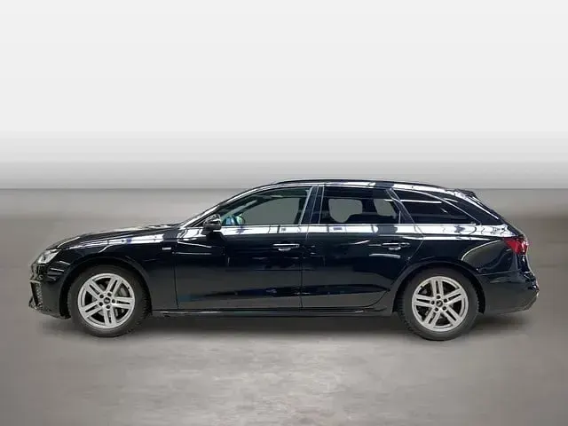 Gebraucht Audi A4 Ambiente 204 PS (150 kW) 2021 Mythosschwarz metallic Kombi