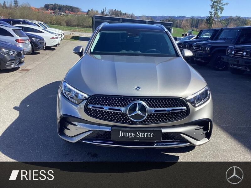 Gebraucht Mercedes GLC300 AMG 204 PS (150 kW) 2024 Silber SUV