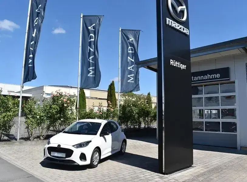Neu Mazda 2 Center-Line 116 PS (85 kW) 2025 Weiß Limousine
