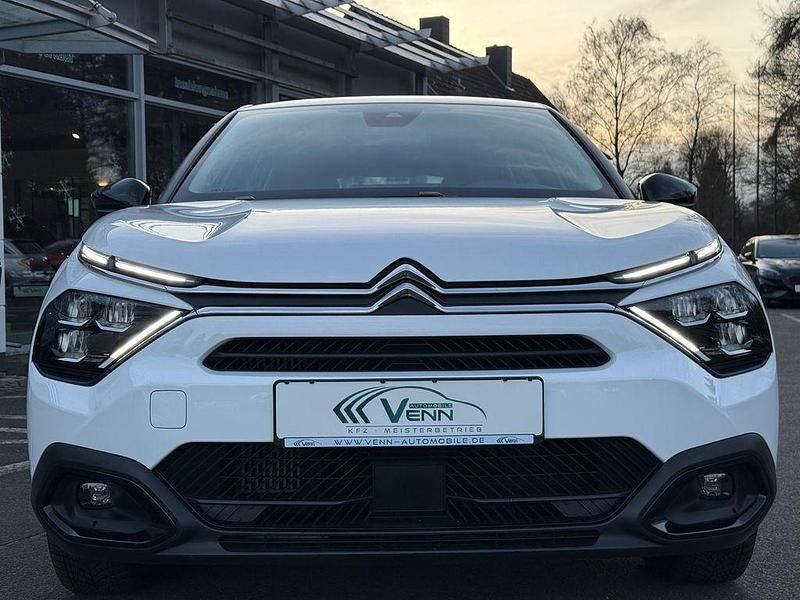 Gebraucht Citroën C4 Feel 131 PS (96 kW) 2023 Weiß Limousine