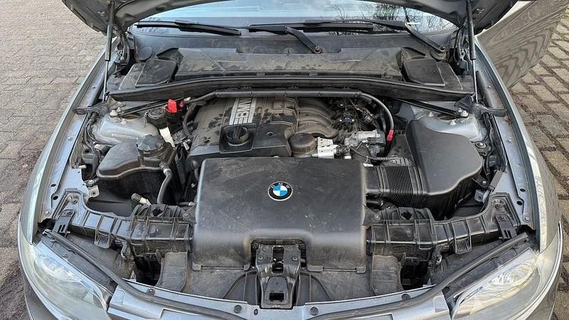 Gebraucht BMW 116 122 PS (89 kW) 2011 Grau Kleinwagen