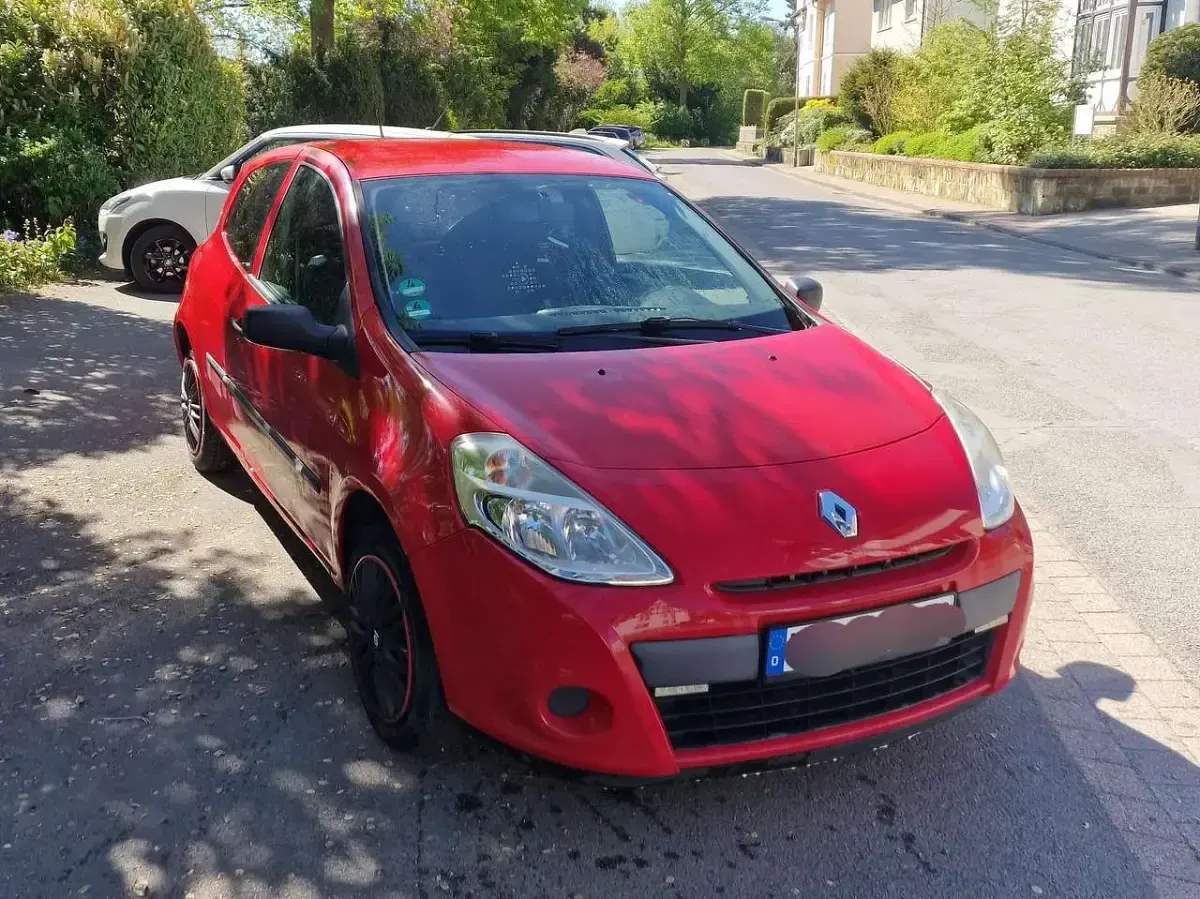 Second-hand Renault Clio IV 75 CP (55 kW) 2012 Roșu Berlinǎ