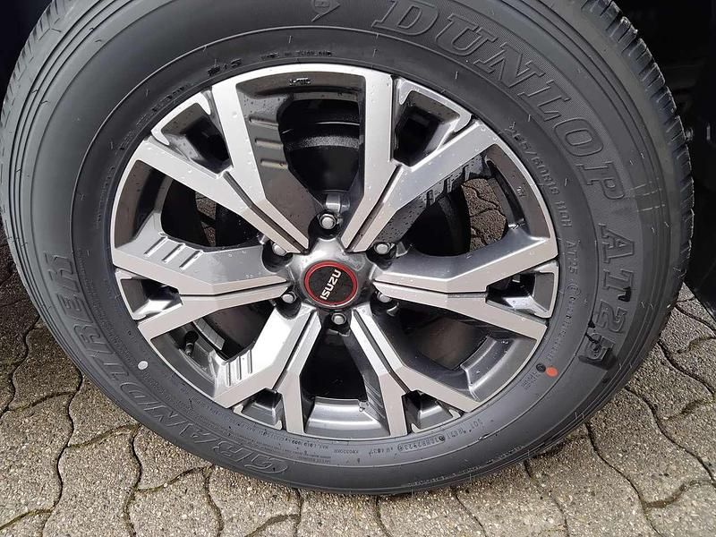 Gebraucht Isuzu D-Max 163 PS (119 kW) 2024 Blau Pickup