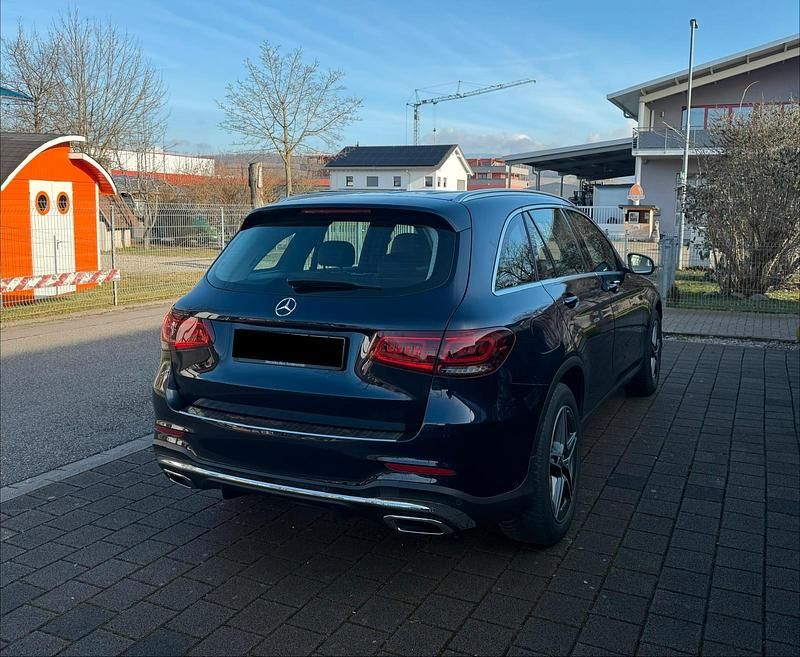Gebraucht Mercedes GLC200 AMG line 197 PS (144 kW) 2020 Blau SUV