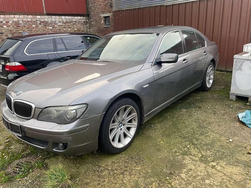 Gebraucht BMW 730 218 PS (160 kW) 2005 Silber Limousine