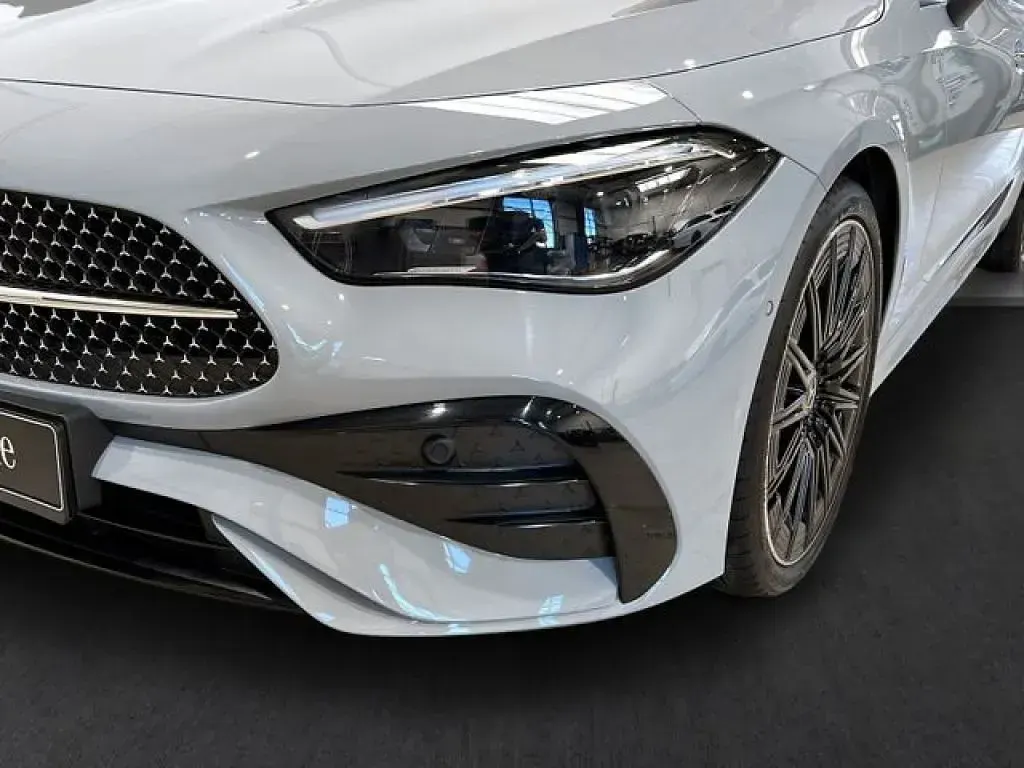 Gebraucht Mercedes 180 170 PS (125 kW) 2025 Manufaktur lack manufaktur alpin Limousine