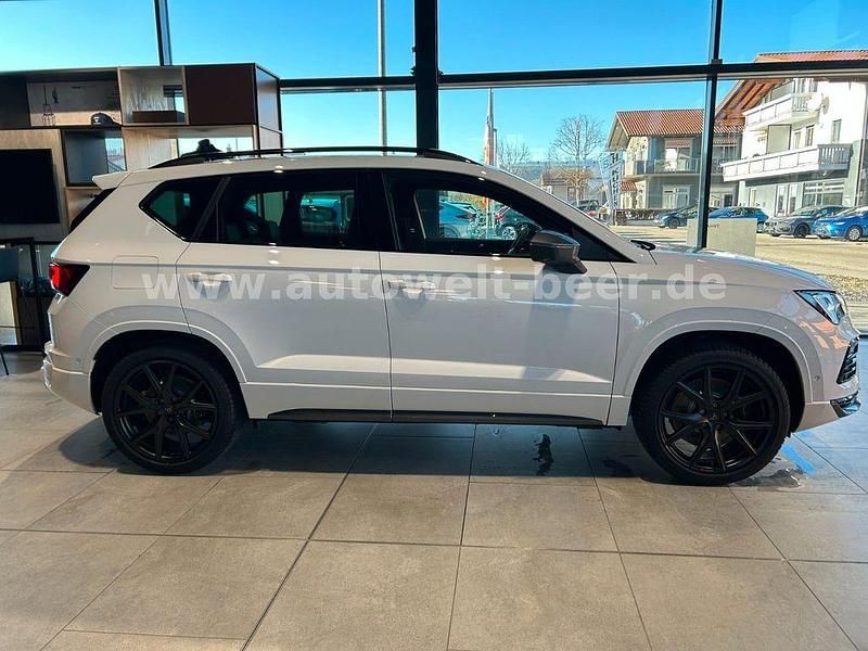 Neu Cupra Ateca VZ 300 PS (220 kW) 2025 "bila" weiss SUV