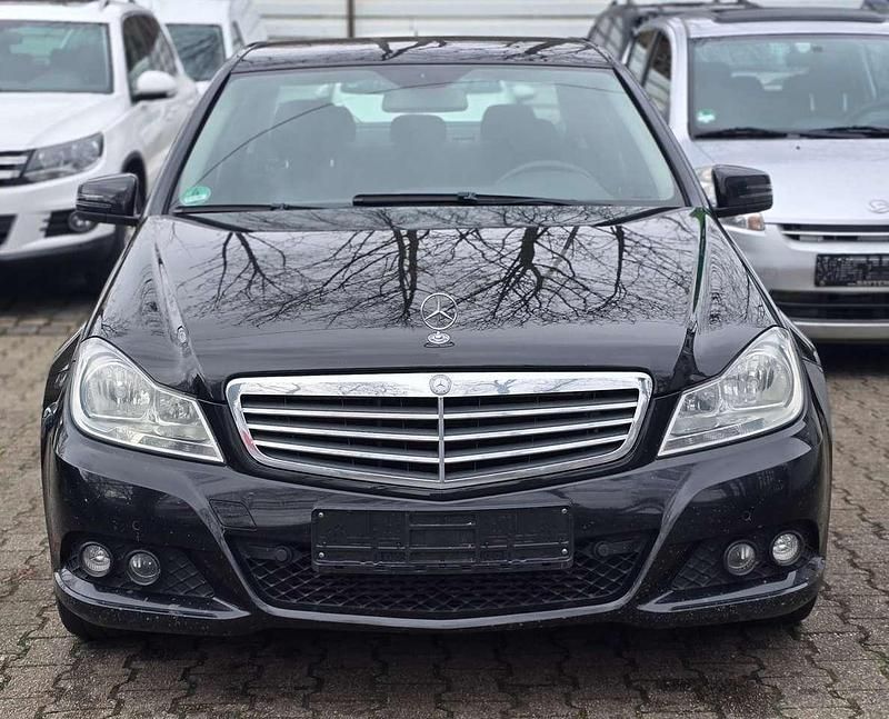 Gebraucht Mercedes C180 120 PS (88 kW) 2012 Schwarz  unilack Limousine