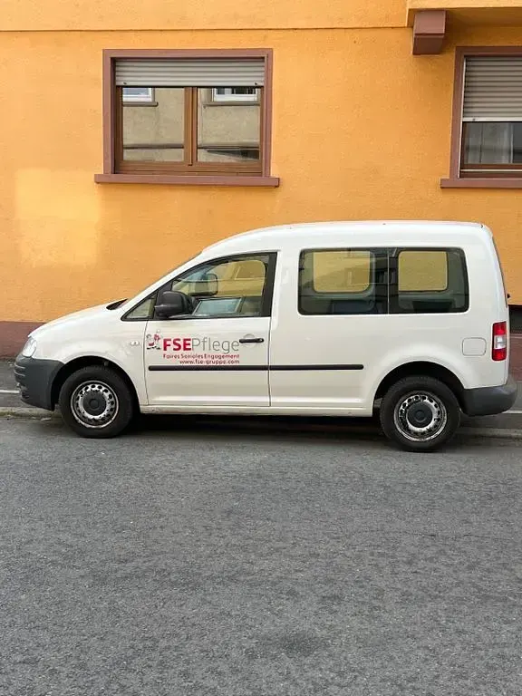 Gebraucht VW Caddy Style 80 PS (58 kW) 2009 Weiß Van / Kleinbus