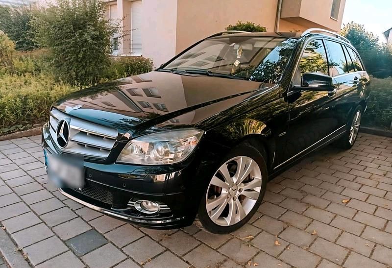 Schwarz Gebraucht 2008 Mercedes C320 Avantgarde Kombi | 5.500 € (Guter Preis) - Bild 1/4