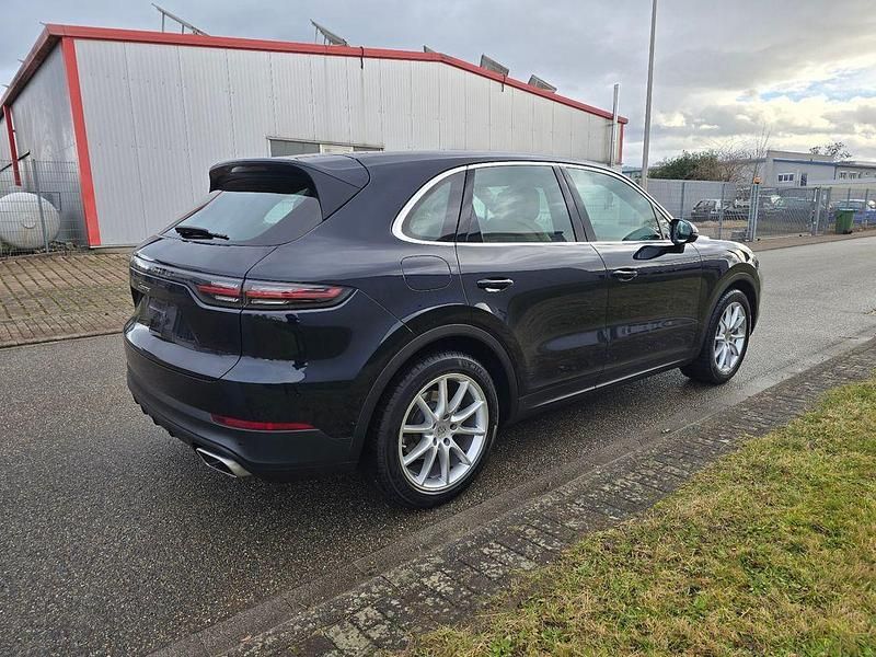 Blau Gebraucht 2020 Porsche Cayenne SUV | 39.900 € - Bild 1/4