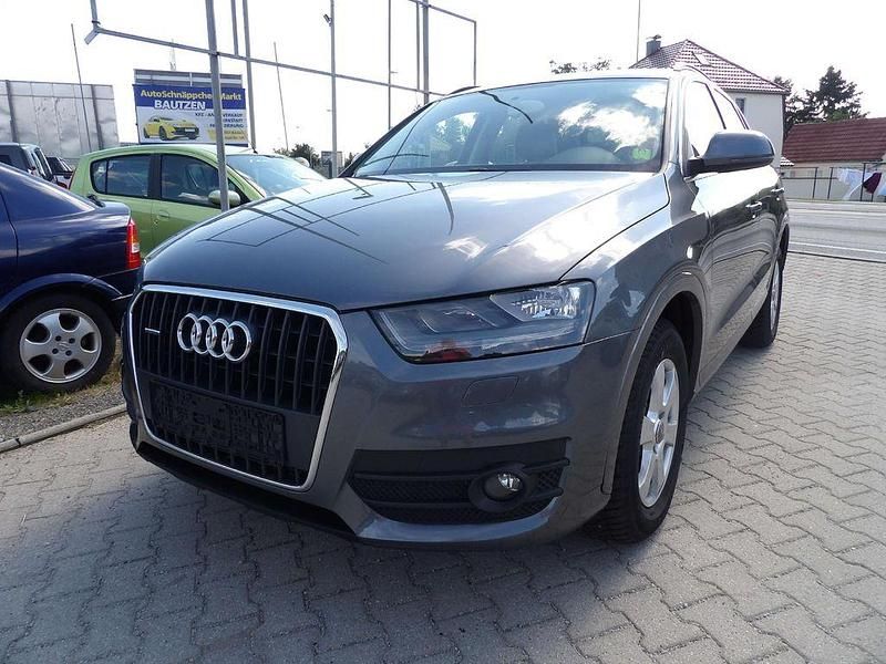Grau Gebraucht 2012 Audi Q3 SUV | 10.999 € (Fairer Preis) - Bild 1/4