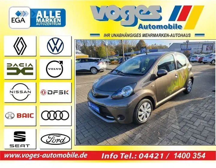 Gebraucht Toyota Aygo Edition-S 69 PS (50 kW) 2017 Silver mica metallic Kleinwagen