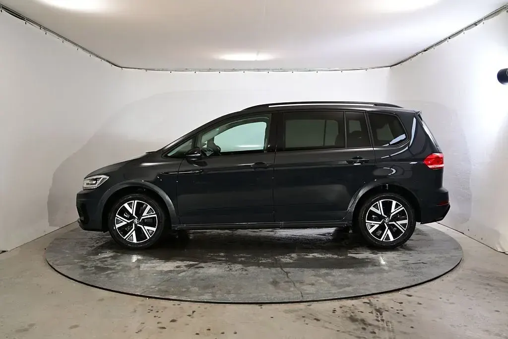 Gebraucht VW Touran Highline 150 PS (110 kW) 2026 Grau Van / Kleinbus