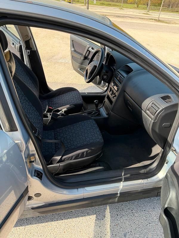 Usata Opel Astra 85 CV (62 kW) 2000 Grigio Berlina