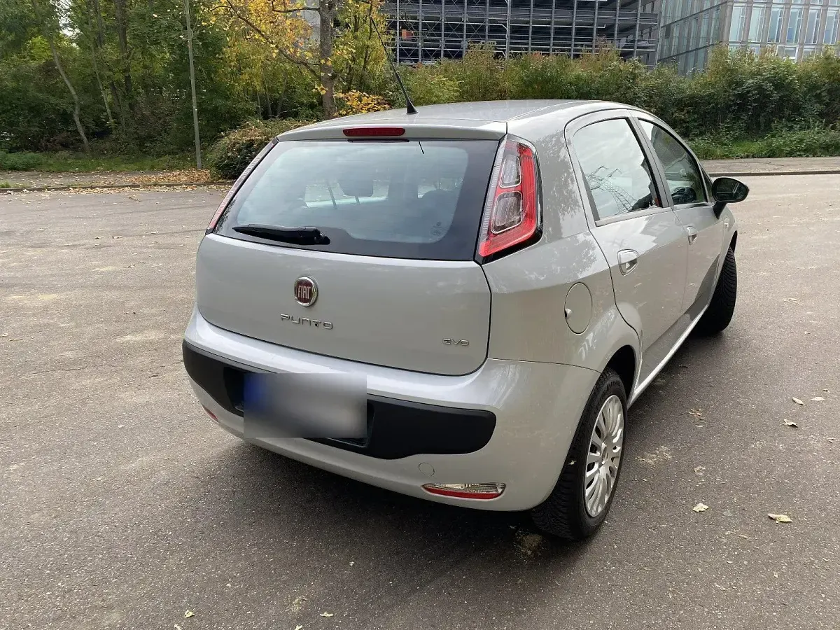 Gebraucht Fiat Punto Evo Active 77 PS (56 kW) 2010 Grau Kleinwagen