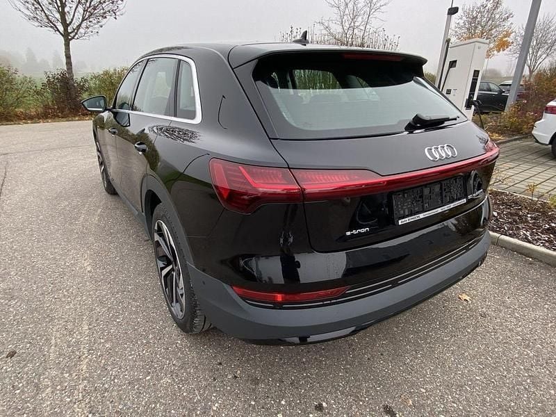 Gebraucht Audi e-tron 230 kW (313 PS) 2022 Schwarz SUV