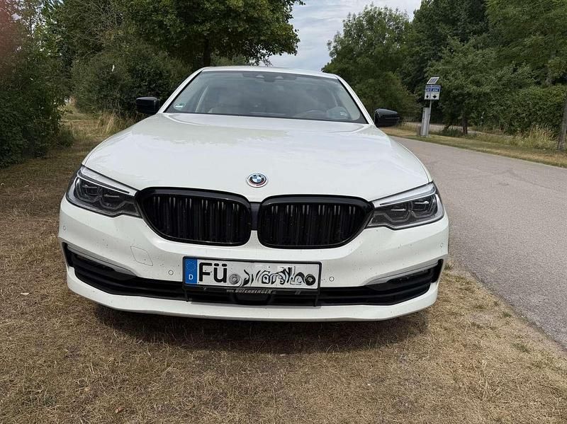 Weiß Gebraucht 2018 BMW 520 Sport Line Kombi | 22.900 € (Fairer Preis) - Bild 1/4