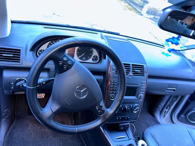 Gebraucht Mercedes A170 Elegance 116 PS (85 kW) 2009 Silber Kleinwagen