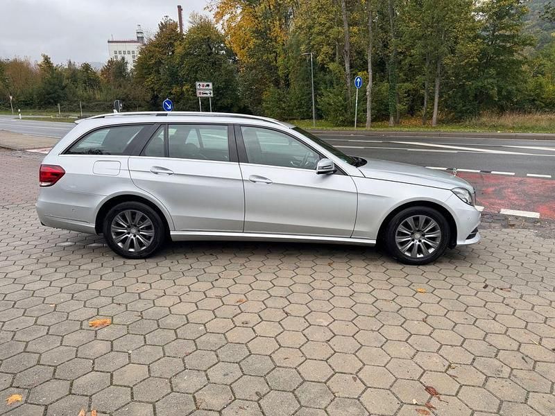 Gebraucht Mercedes E220 170 PS (125 kW) 2015 Silber Kombi
