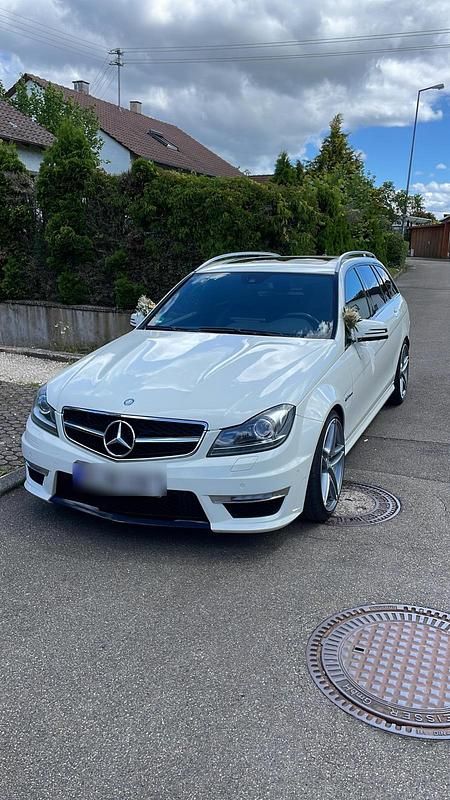Weiß Gebraucht 2012 Mercedes C63 AMG AMG Kombi | 35.000 € (Fairer Preis) - Bild 1/4