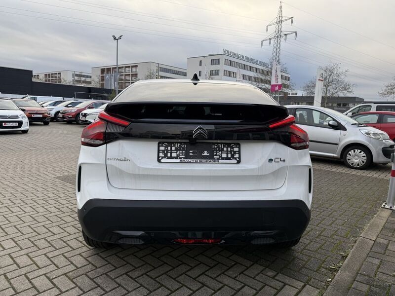 Gebraucht Citroën e-C4 114 kW (156 PS) 2024 Weiß Limousine