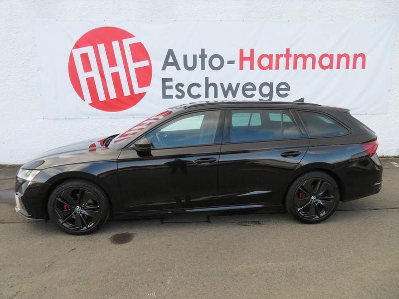 Gebraucht Skoda Octavia RS 200 PS (147 kW) 2023 Schwarzmagic perleffekt Kombi